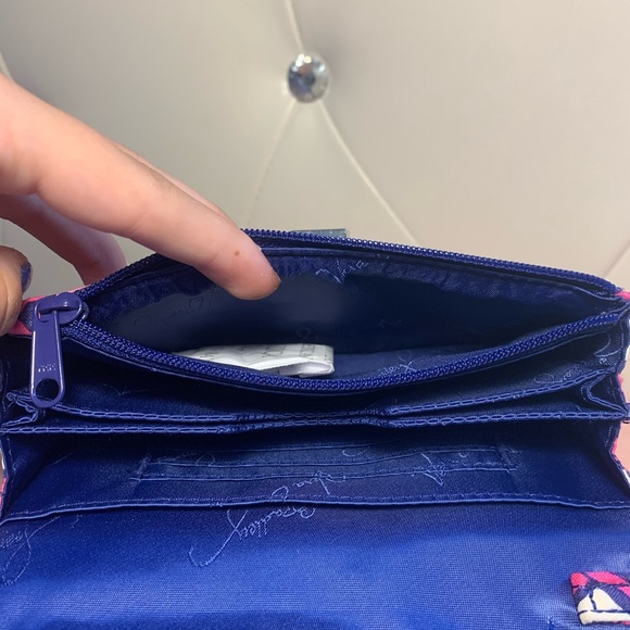 SOLD///Vera Bradley Your Turn Smartphone Wristlet - Picture 6 of 10